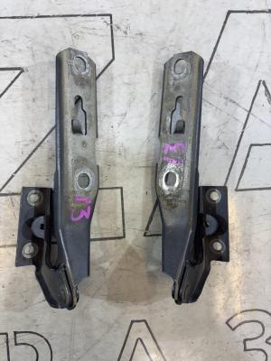 Петли капота левая правая 8E0823302E Audi A4 B6