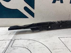 Направляющая заднего бампера 7L6807863B Volkswagen Touareg I