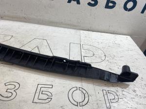 Направляющая заднего бампера 7L6807863B Volkswagen Touareg I