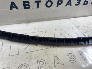 Направляющая заднего бампера 7L6807863B Volkswagen Touareg I