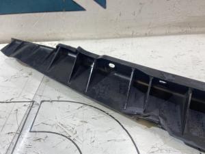 Направляющая заднего бампера 7L6807863B Volkswagen Touareg I