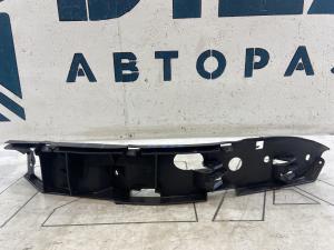 Кронштейн, направляющая переднего бампера левая 7L6807183A Volkswagen Touareg I