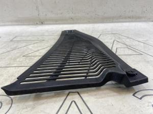 Жабо правое 7L6819729A Volkswagen Touareg I