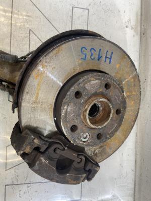 Кулак поворотный передний левый 7L6407257A Volkswagen Touareg I