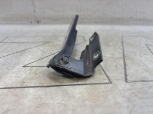 Петля капота правая 4B0823302D Audi A6 C5 / A6 C5 Allroad