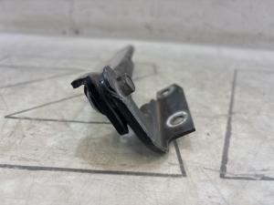 Петля капота правая 4B0823302D Audi A6 C5 / A6 C5 Allroad