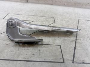 Петля капота правая 4B0823302D Audi A6 C5 / A6 C5 Allroad