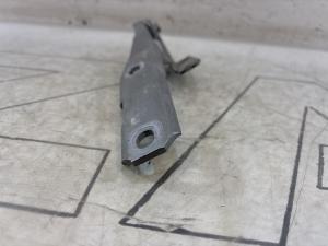 Петля капота левая 4B0823301D Audi A6 C5 / A6 C5 Allroad