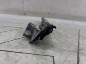 Петля капота левая 4B0823301D Audi A6 C5 / A6 C5 Allroad