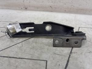 Петля капота правая 8E0823302E Audi A4 B6