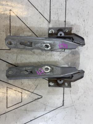 Петли капота левая правая 8E0823302E Audi A4 B6