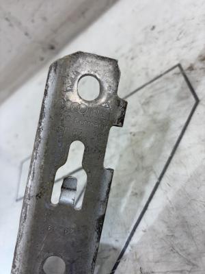 Петли капота левая правая 4F0823301 Audi A6 C6 / S6 C6 / RS6 C6