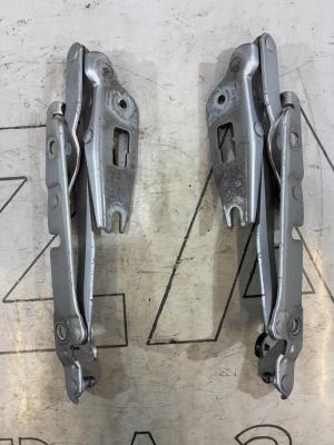 Петли крышки багажника левая правая 8E5827302C Audi A4 B6 sedan