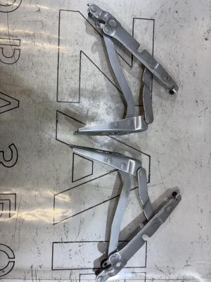 Петли крышки багажника левая правая 8E5827302C Audi A4 B6 sedan