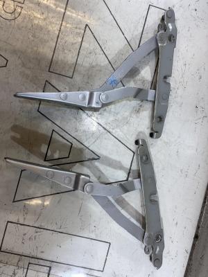 Петли крышки багажника левая правая 8E5827301C Audi A4 B6 sedan