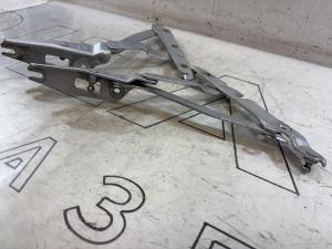 Петли крышки багажника левая правая 8E5827301C Audi A4 B6 sedan