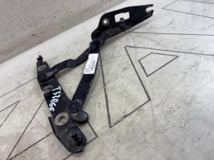 Петля крышки багажника 8E5827302C Audi A4 B6 sedan