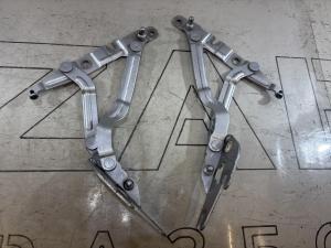 Петли крышки багажника левая правая 4B5827302C 