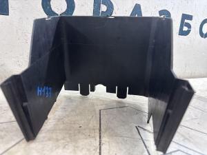 Облицовка АКБ 1K0915335C Volkswagen Jetta MK5