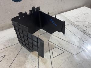 Облицовка АКБ 1K0915335C Volkswagen Jetta MK5