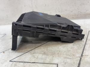 Крышка блока предохранителей 1K0937132F Volkswagen Jetta MK5