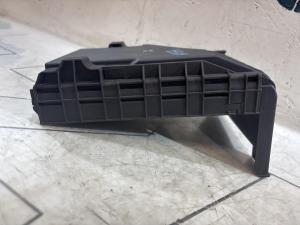 Крышка блока предохранителей 1K0937132F Volkswagen Jetta MK5