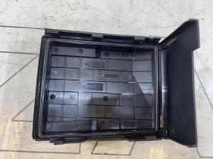 Крышка блока предохранителей 1K0937132F Volkswagen Jetta MK5