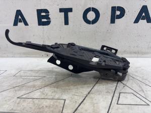 Кронштейн фар левый 1Z0941339 Skoda Octavia 2