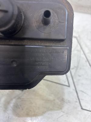 Адсорбер (фильтр угольный) 1K0201801D Volkswagen Jetta MK5