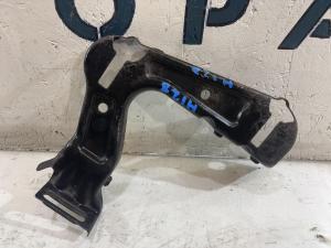 Кронштейн фар левый 1Z0805071A Skoda Octavia 2