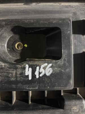 Площадка под АКБ 1K0915333C Volkswagen Jetta MK5