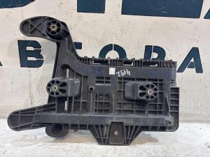 Площадка под АКБ 1K0915333H Volkswagen Jetta MK5