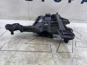 Площадка под АКБ 1K0915333H Volkswagen Jetta MK5