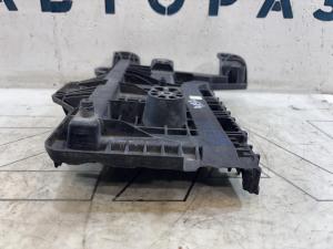 Площадка под АКБ 1K0915333H Volkswagen Jetta MK5