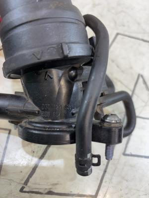 Впускной патрубок 03C129656C Skoda Octavia II рест