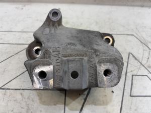 Кронштейн МКПП левый 1K0199117AH Volkswagen Jetta MK5