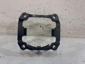 Фиксатор патрубка турбины 03C145853H Skoda Octavia II рест