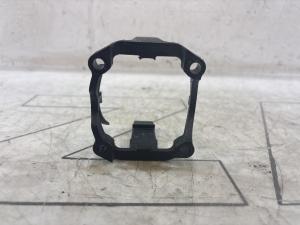 Фиксатор патрубка турбины 03C145853H Skoda Octavia II рест