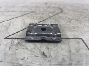 Зажимная планка для АКБ 1J0803219 Skoda Octavia