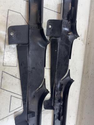 Накладки порога внутренняя правая 893853906D Audi 80 B3