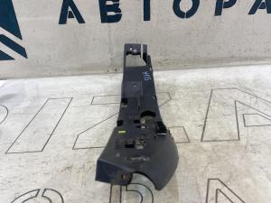 Кронштейн переднего бампера правый 7L6807184A Volkswagen Touareg I