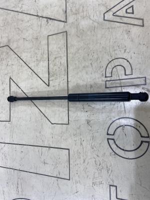 Амортизатор стекла багажника 7L6845587 Volkswagen Touareg I