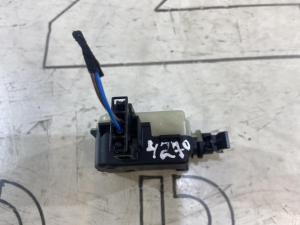 Активатор замка багажника 1M0959781A Skoda Octavia RS II