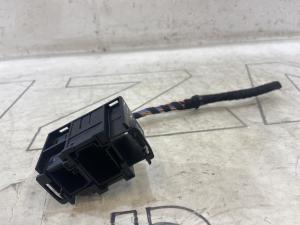 Кронштейн корпуса разъёма 1Z0937545A Skoda Octavia RS II