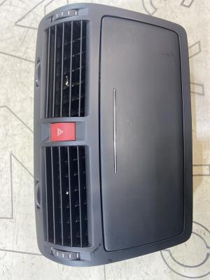 Дефлектор воздушны в торпедо центральныйй 1Z0820951 Skoda Octavia RS II