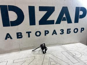 Крючок капота 1Z0823480E Skoda Octavia RS II