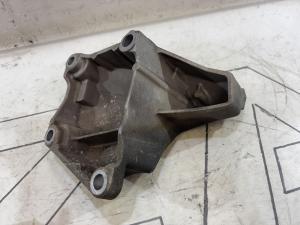 Кронштейн двигателя левый 8D0199307K Audi A4 B5