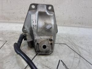 Кронштейн двигателя правый 8D0199308AD Audi A4 B5