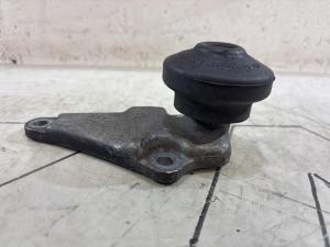 Кронштейн двигателя передний 8D0199343J Audi A4 B5