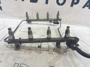 Топливная рампа 077133681L 